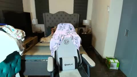 greta_v online show from November 18, 10:09 am