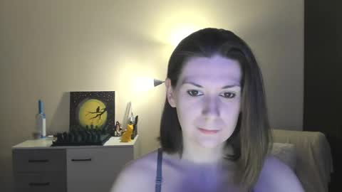 Snapshot of gretamiln chatting on February 9, 12:49 am Greta online show from February 9, 12:49 am