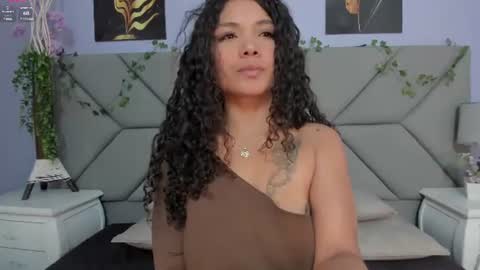 Snapshot of greymarii chatting on July 30, 9:52 am Marii online show from July 30, 9:52 am