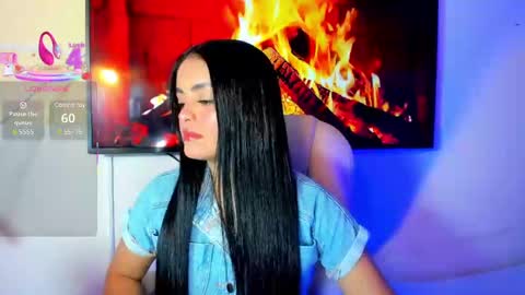 Snapshot of greys_gtan chatting on February 24, 4:38 am Greys Gaitan online show from February 24, 4:38 am