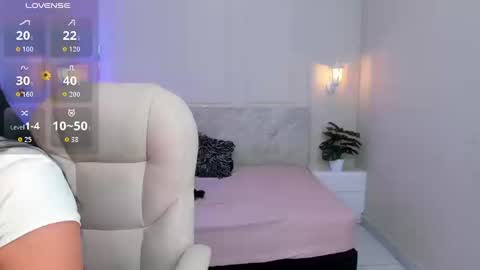 Snapshot of greys_gtan chatting on September 19, 4:03 am Greys Gaitan online show from September 19, 4:03 am