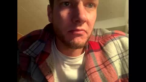 Snapshot of greyvan96 chatting on March 20, 7:52 pm Perfectlyaveragesavage online show from March 20, 7:52 pm