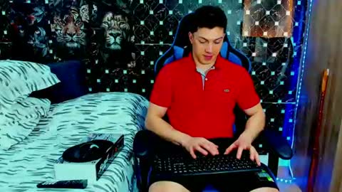 Snapshot of griego01 chatting on July 2, 4:35 pm griego01 online show from July 2, 4:35 pm