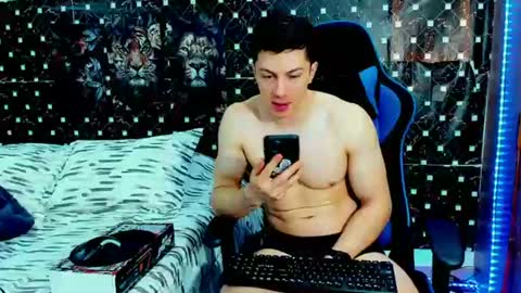 Snapshot of griego01 chatting on July 11, 6:10 pm griego01 online show from July 11, 6:10 pm