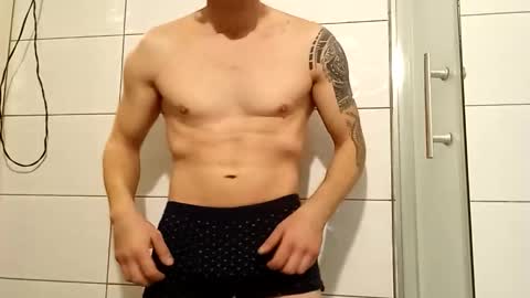 Snapshot of grly_boy chatting on January 5, 8:01 pm bigW2M online show from January 5, 8:01 pm