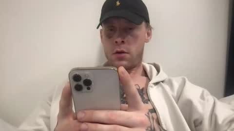 Snapshot of groggy558328 chatting on February 14, 11:29 am groggy558328 online show from February 14, 11:29 am