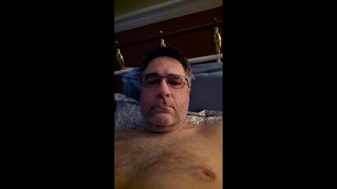 grossequeue200 online show from April 11, 4:44 pm