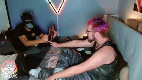 Snapshot of growingcub94 chatting on November 2, 8:28 am Alpha pup online show from November 2, 8:28 am