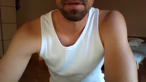 grunner12 online show from August 6, 5:37 pm