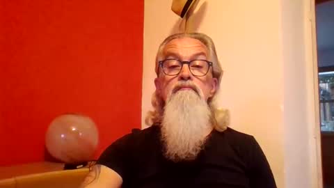 Snapshot of grybear60 chatting on October 21, 6:58 am Grybear online show from October 21, 6:58 am