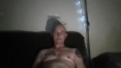 grzegorz40 online show from October 31, 7:04 pm