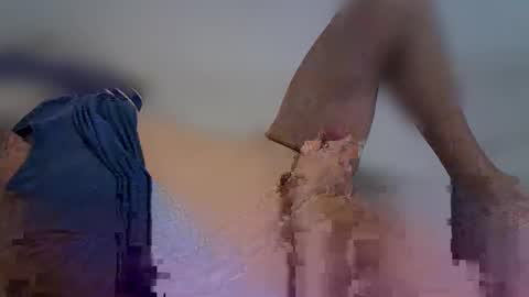 Snapshot of grzesiek130883 chatting on December 1, 10:53 pm grzesiek130883 online show from December 1, 10:53 pm