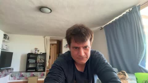 guardiannif_ online show from June 12, 10:36 am