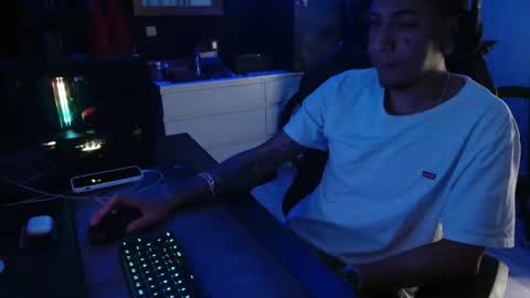 Guayaco  online show from November 18, 6:12 pm