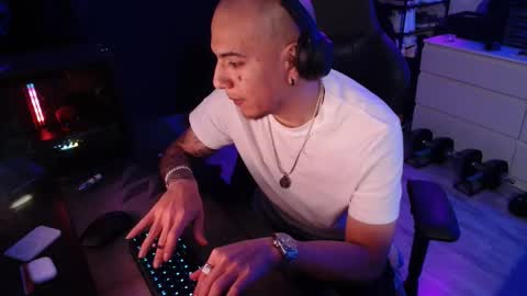 Guayaco  online show from February 14, 6:37 pm