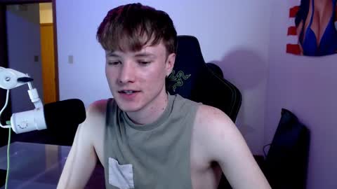 Snapshot of gucciboi4 chatting on January 25, 3:40 am gucciboi4 online show from January 25, 3:40 am