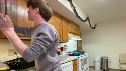 Snapshot of gucciboi4 chatting on November 30, 5:06 pm gucciboi4 online show from November 30, 5:06 pm