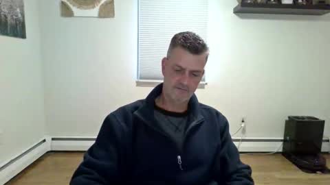 Snapshot of gudguy2025 chatting on December 2, 4:13 pm gudguy2025 online show from December 2, 4:13 pm