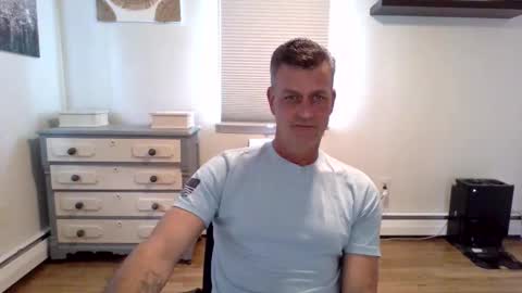 Snapshot of gudguy2025 chatting on April 17, 2:20 pm gudguy2025 online show from April 17, 2:20 pm