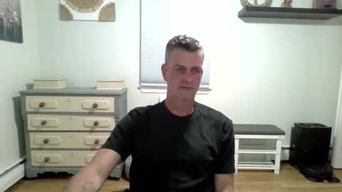 Snapshot of gudguy2025 chatting on May 18, 1:24 am gudguy2025 online show from May 18, 1:24 am