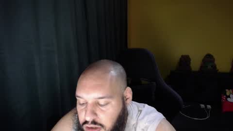 Snapshot of guessswho24 chatting on March 26, 11:21 pm Ayan online show from March 26, 11:21 pm