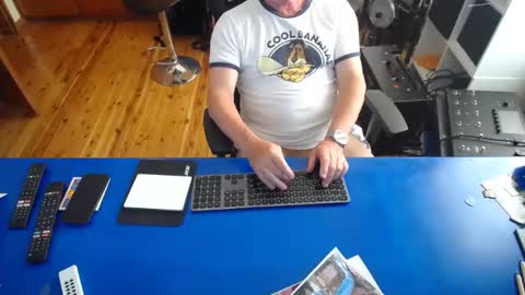 guesswhatigot2 online show from December 6, 7:32 am