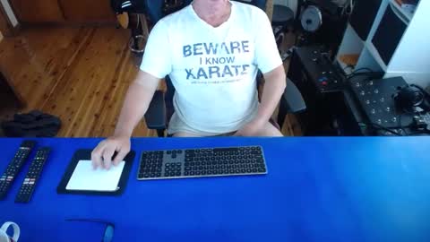 guesswhatigot2 online show from January 14, 2:19 am