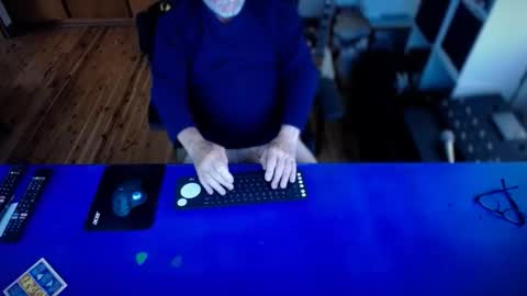 guesswhatigot2 online show from February 15, 1:35 am