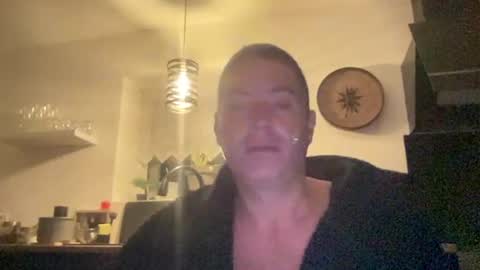 guil0 online show from September 17, 7:32 am