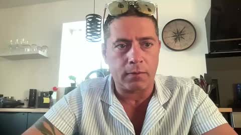 guil0 online show from September 17, 9:05 pm