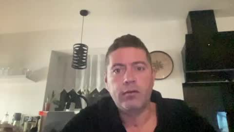 guil0 online show from October 14, 8:48 am