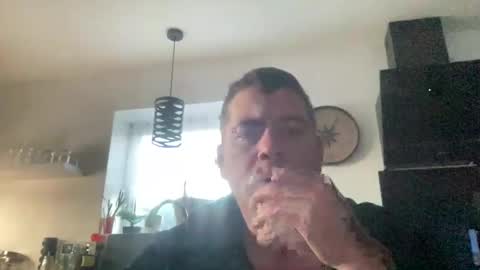 guil0 online show from October 15, 10:04 am