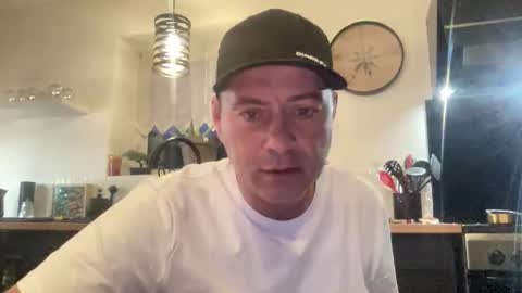 guil0 online show from January 11, 8:36 pm