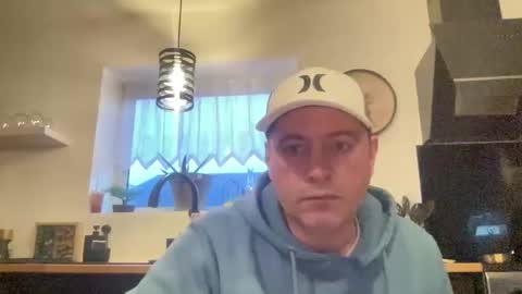 guil0 online show from January 12, 8:25 pm