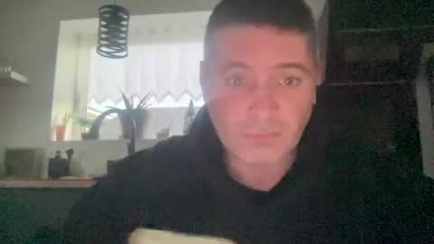 guil0 online show from February 10, 9:08 pm