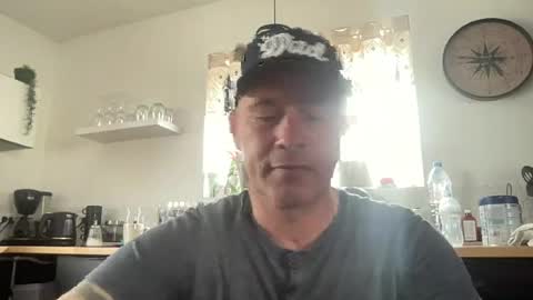 guil0 online show from July 5, 6:48 pm