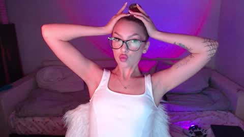 Marta online show from November 3, 9:48 pm