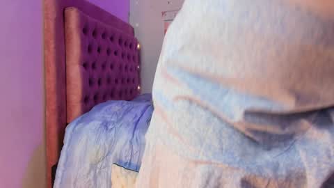 Hello Im Julieta Im 25 years old welcome to my room have fun and be happy. online show from February 1, 8:50 am