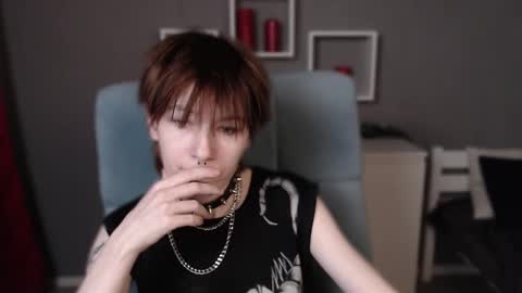 Snapshot of guitarandangell chatting on November 12, 4:46 am guitarandangell online show from November 12, 4:46 am