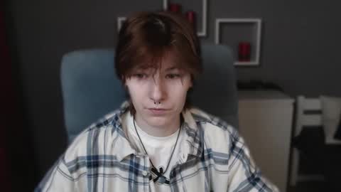 Snapshot of guitarandangell chatting on December 4, 8:12 am guitarandangell online show from December 4, 8:12 am