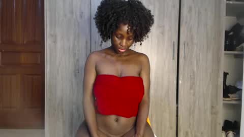 Miss Incredible online show from December 19, 12:02 am