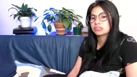 Vane blonde and Hazell black hair online show from January 23, 2:44 am