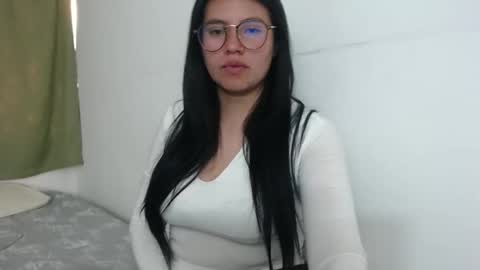 Vane blonde and Hazell black hair online show from November 25, 5:57 pm