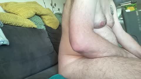 Snapshot of gummicasual chatting on December 15, 8:40 am gummicasual online show from December 15, 8:40 am