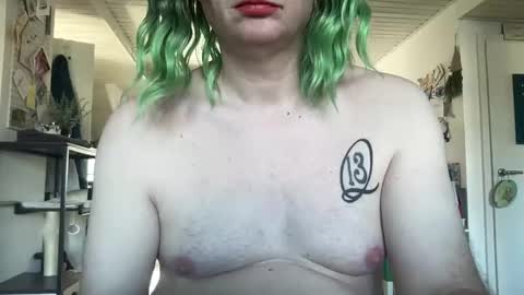 Snapshot of gummicasual chatting on March 2, 9:27 am gummicasual online show from March 2, 9:27 am