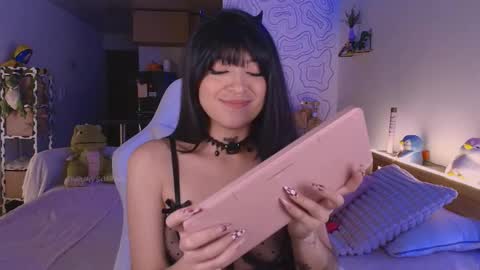    S                                    online show from May 15, 11:23 pm