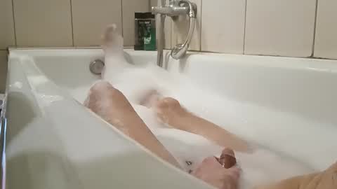 Snapshot of gunwo80 chatting on November 30, 10:19 am gunwo80 online show from November 30, 10:19 am