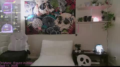 Snapshot of gunzinrose chatting on September 11, 3:23 pm Kylie online show from September 11, 3:23 pm