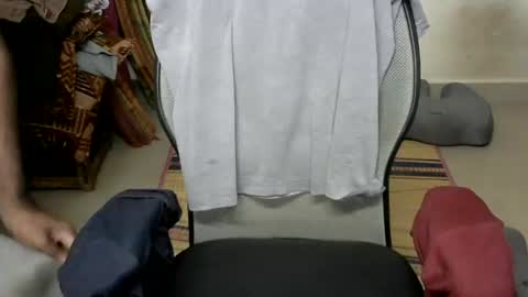 Snapshot of guru95497 chatting on July 1, 1:24 pm guru95497 online show from July 1, 1:24 pm
