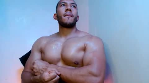 Snapshot of gurushake chatting on March 29, 9:48 pm holl latino online show from March 29, 9:48 pm